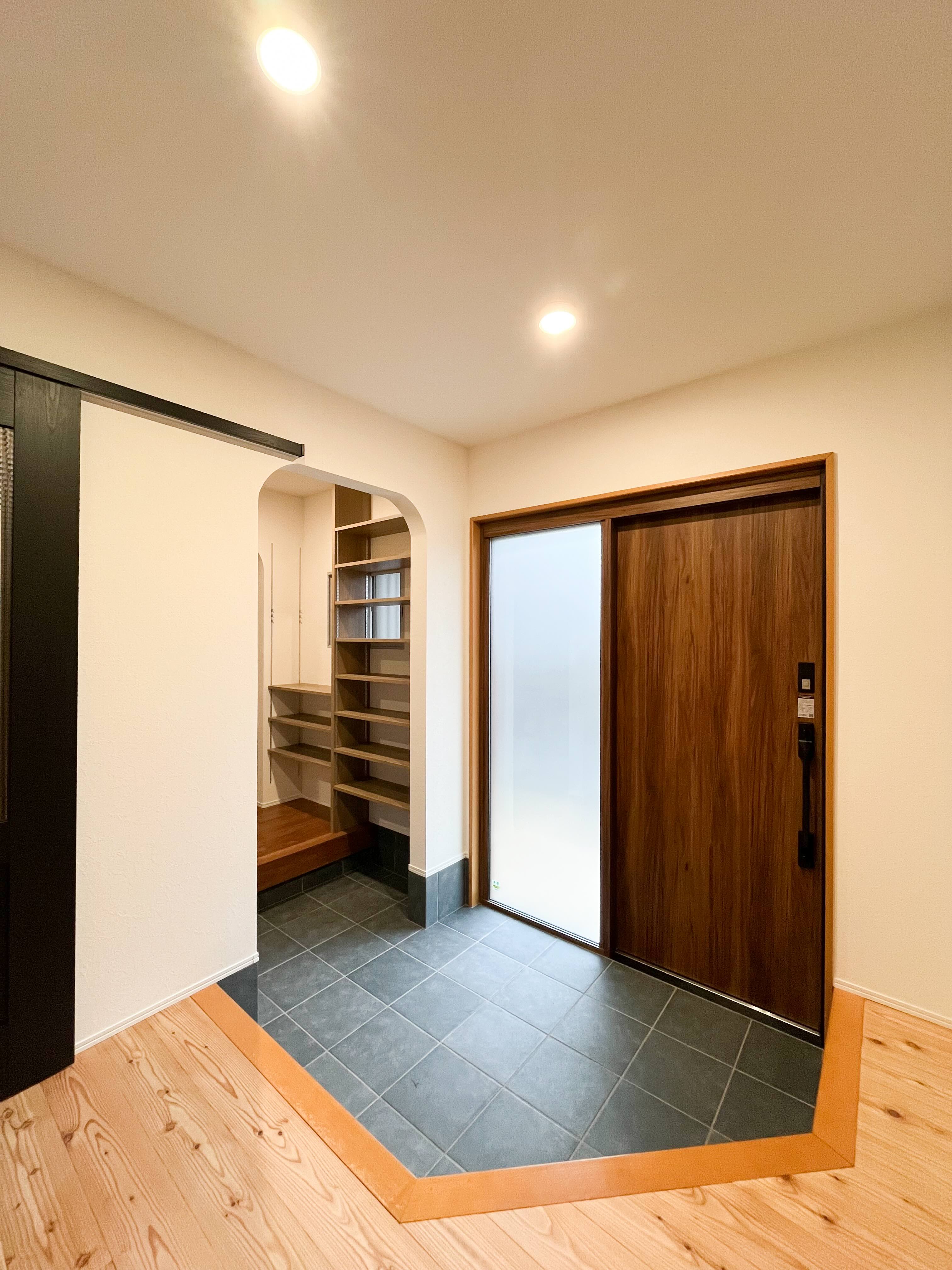 リノベーション施工事例_玄関